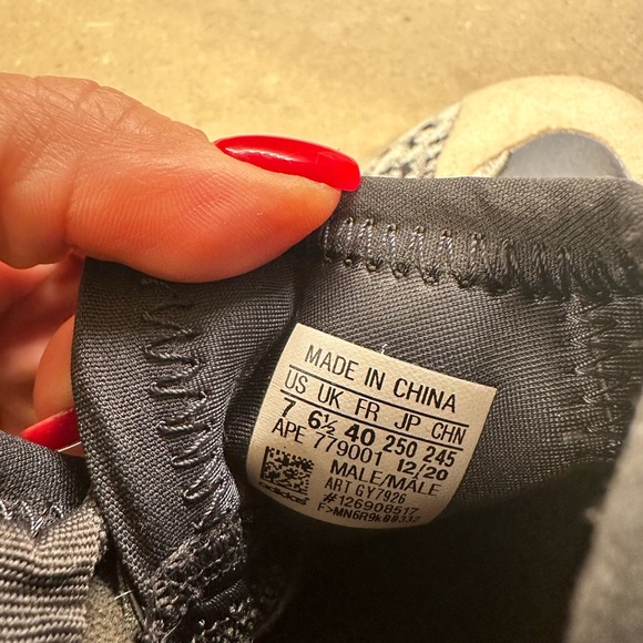 - Yeezy QNTM main image 4
